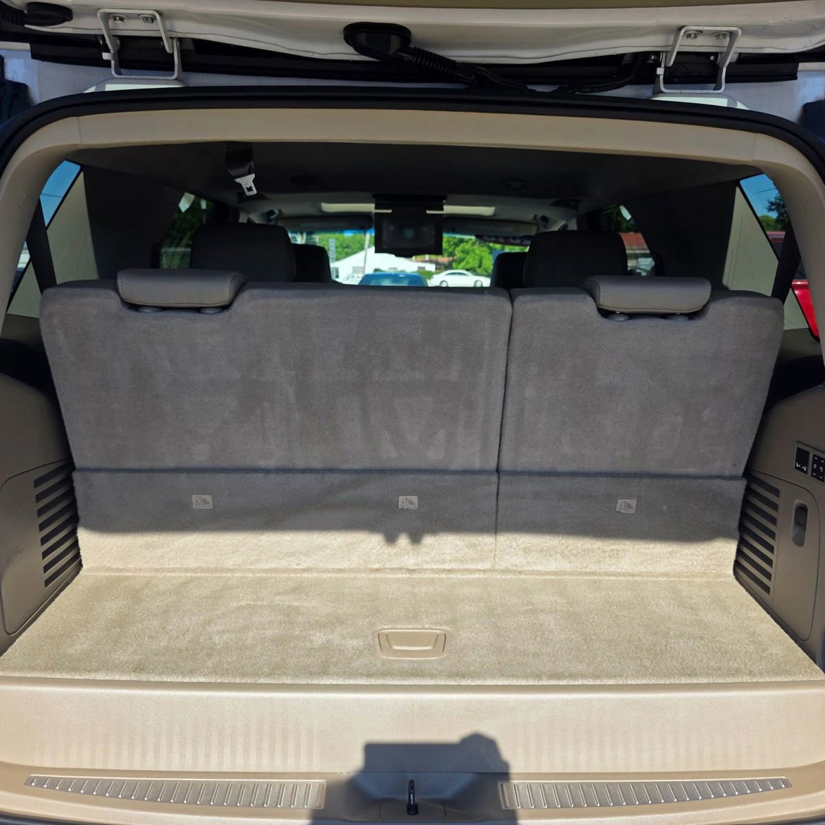Used 2018 GMC Yukon SLT w/ Premium Edition AWD/4WD image 15