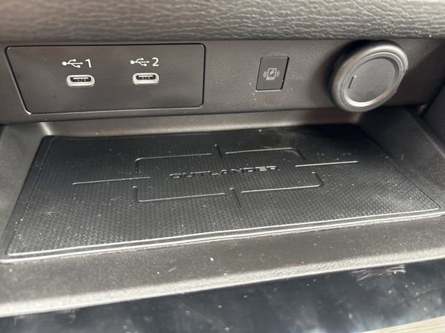 Used 2025 Mitsubishi Outlander SEL AWD/4WD image 17