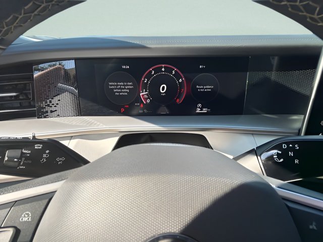 Certified 2025 Volkswagen Tiguan SE FWD image 13