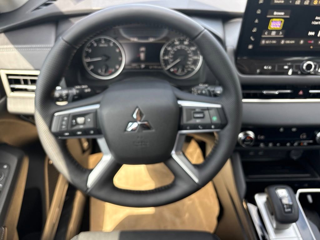 New 2026 Mitsubishi Outlander AWD image 17