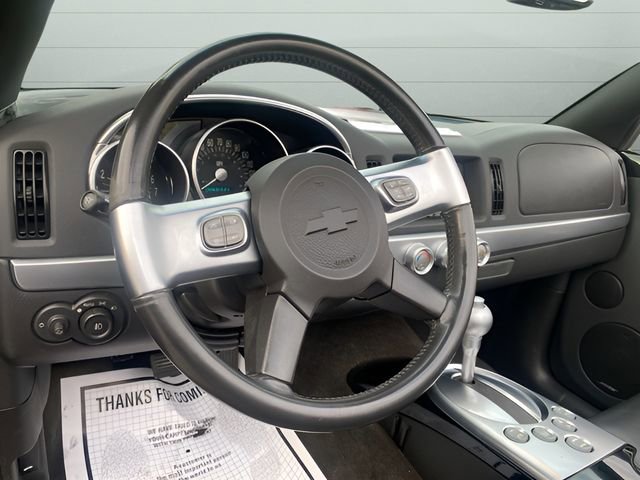 Used 2004 Chevrolet SSR w/ Preferred Equipment Group RWD image 21