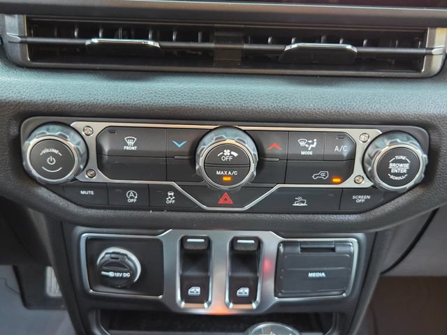 Used 2026 Jeep Wrangler Sport AWD/4WD image 16