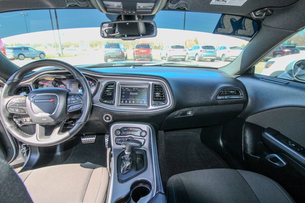 Used 2022 Dodge Challenger R/T w/ Blacktop Package image 9