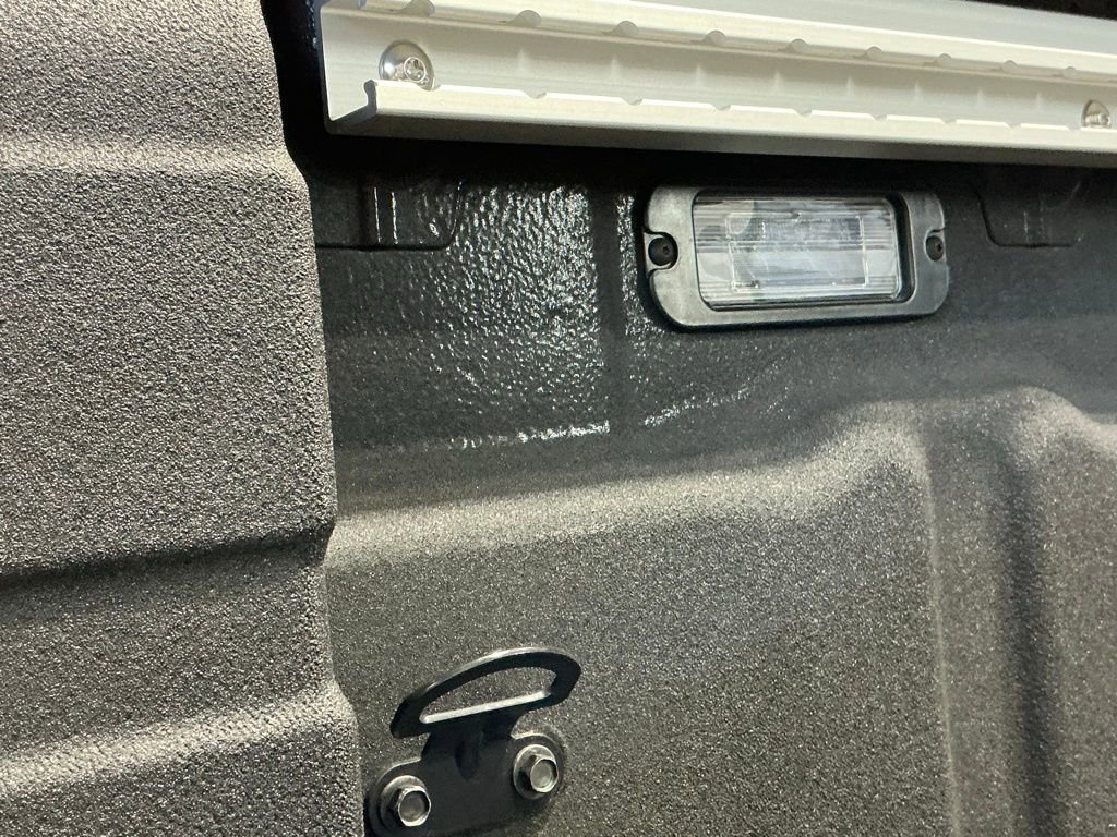 Used 2024 Nissan Frontier SV w/ SV Convenience Package image 8