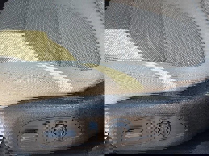 Used 2022 Chevrolet Traverse LT image 25