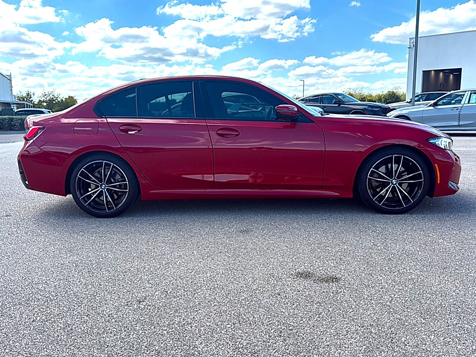 Used 2024 BMW 330i Sedan w/ M Sport Package RWD image 5