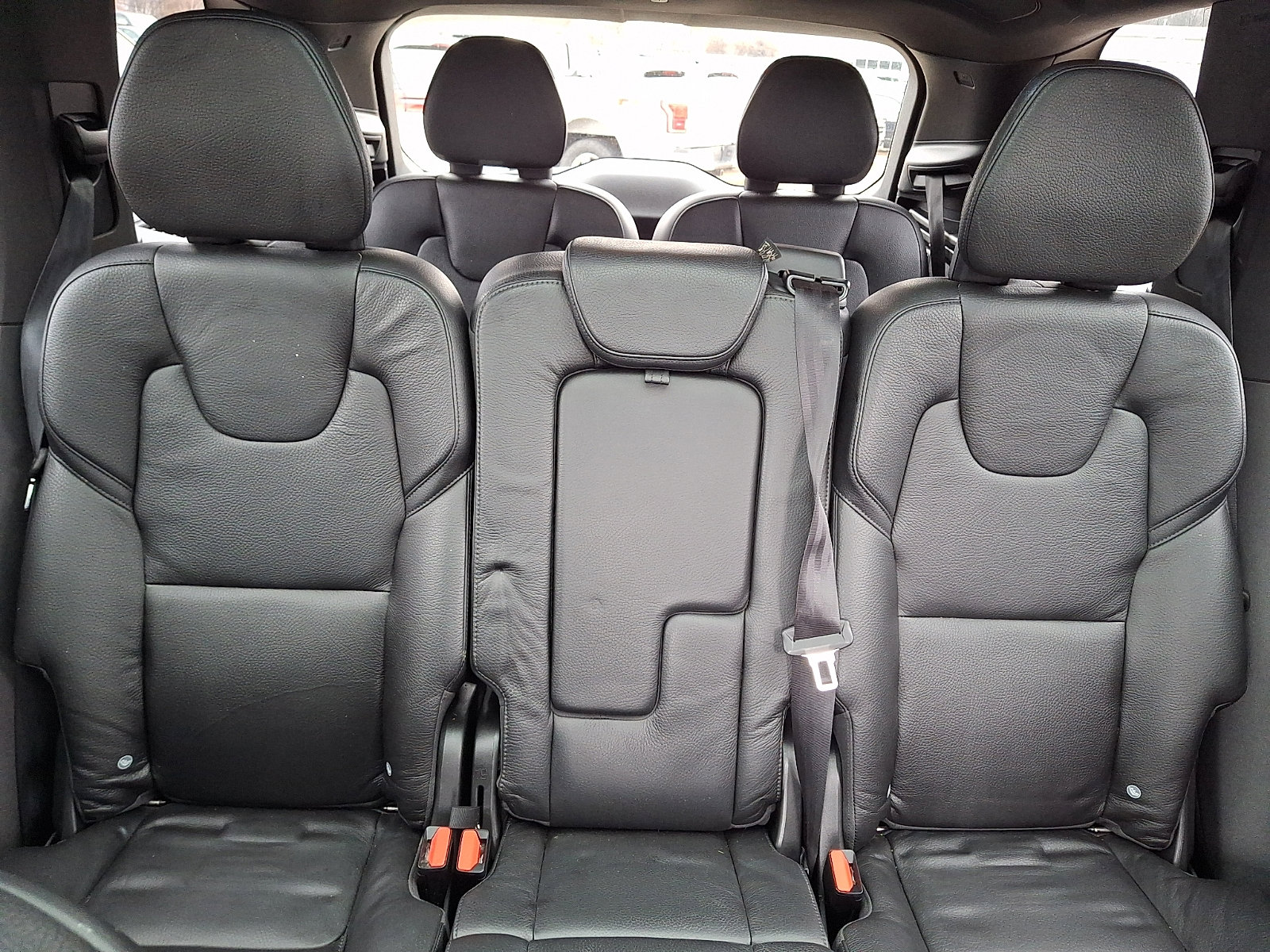 Used 2018 Volvo XC90 T6 Momentum w/ Convenience Package image 19