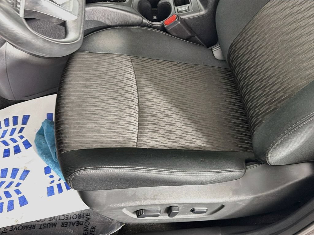 Used 2019 Nissan Rogue SV AWD/4WD image 18