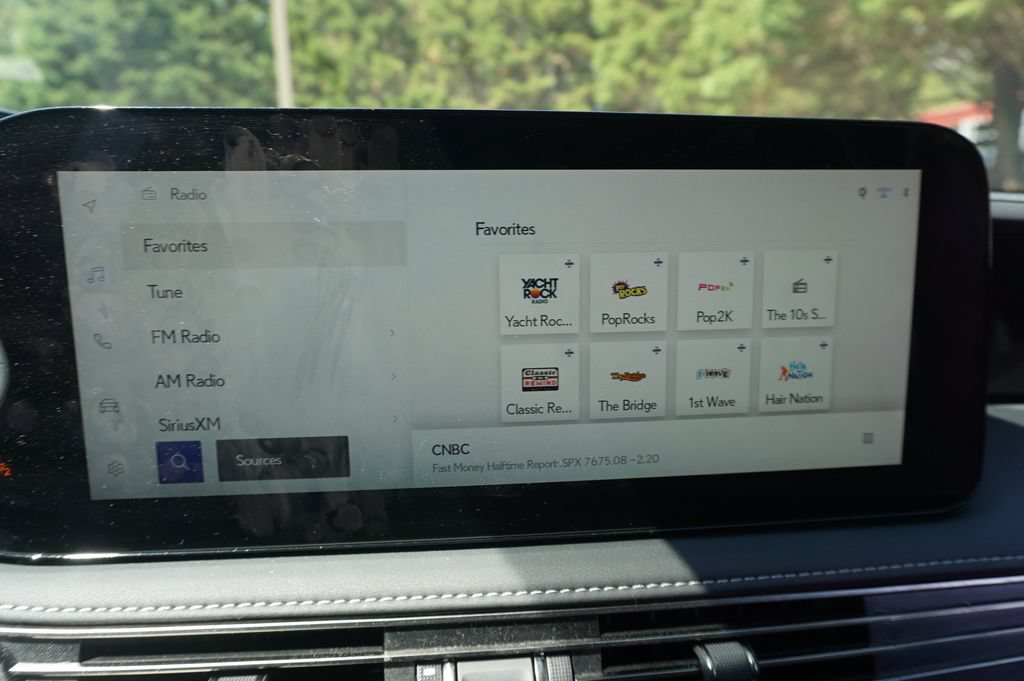 Used 2024 Lexus LS 500 RWD image 10