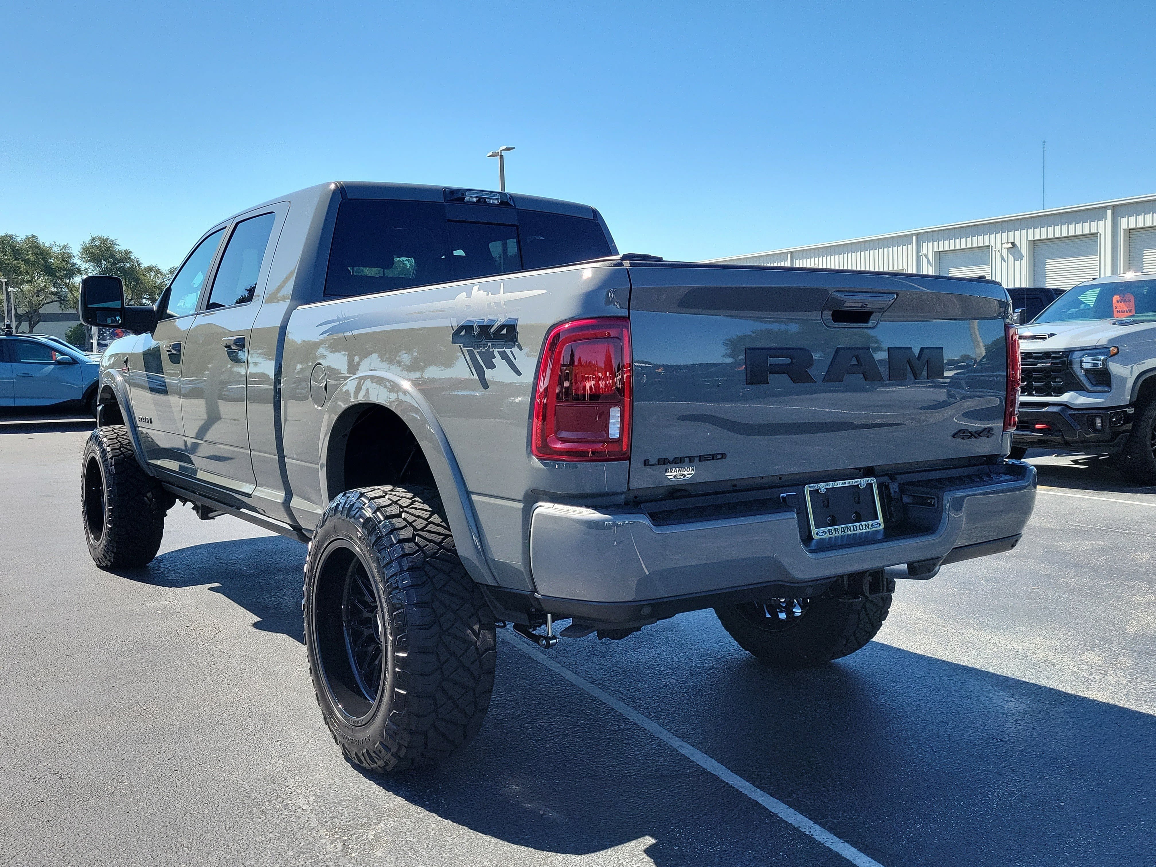 Used 2026 RAM 2500 Limited AWD/4WD image 7