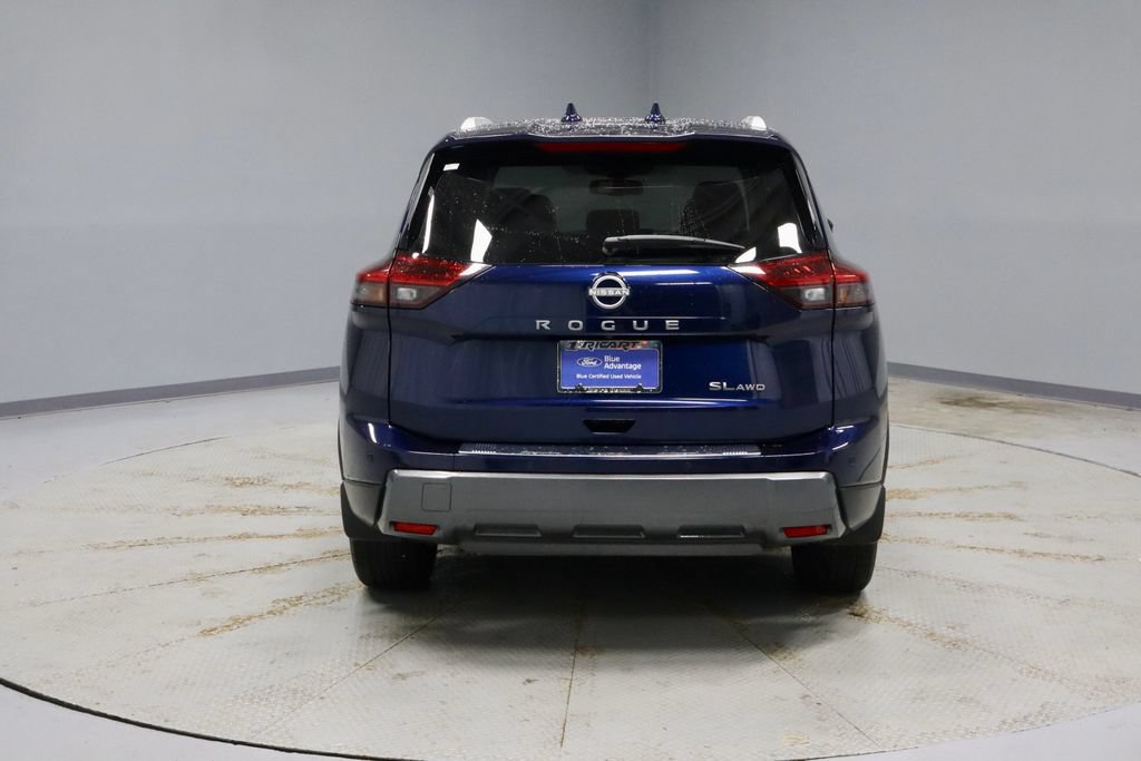 Certified 2025 Nissan Rogue SL w/ Tech Package AWD/4WD image 11
