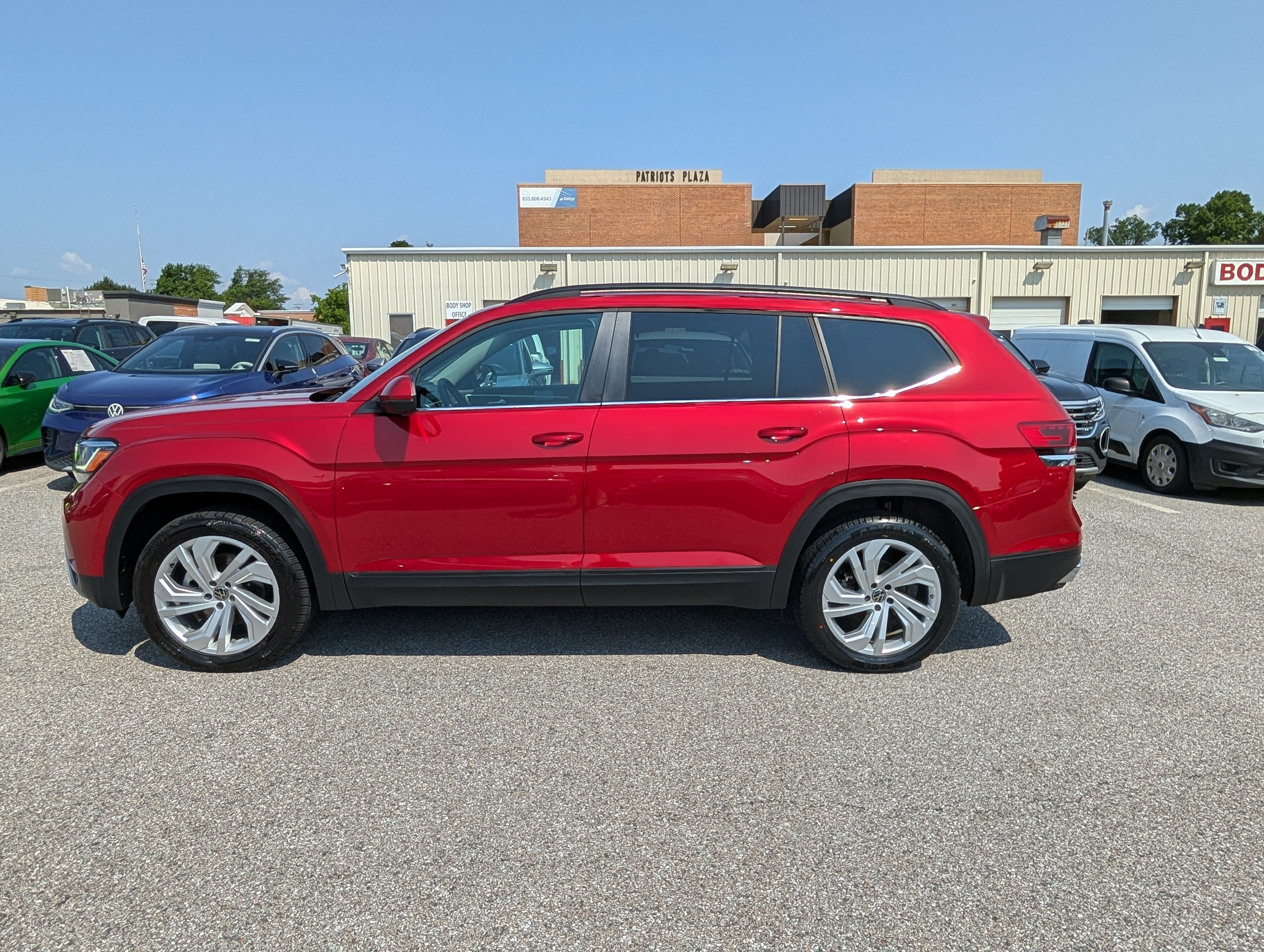 Used 2023 Volkswagen Atlas SE AWD/4WD image 6