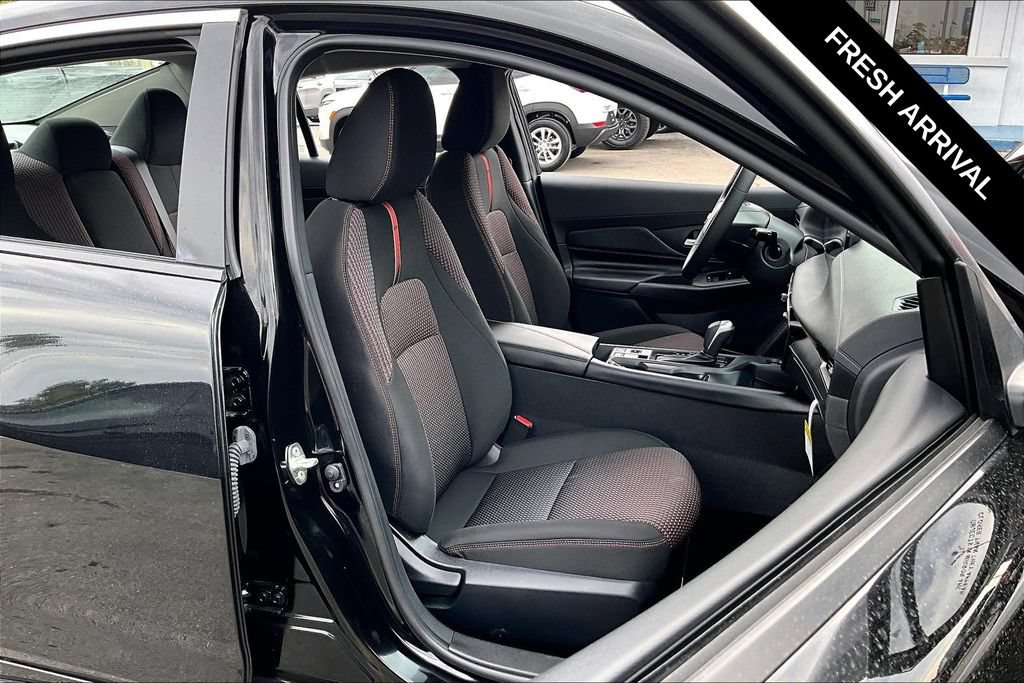 Used 2026 Nissan Sentra SR w/ Floor Mat Package FWD image 27