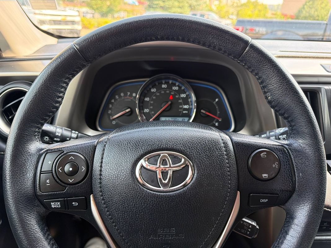 Used 2015 Toyota RAV4 Limited AWD/4WD image 24