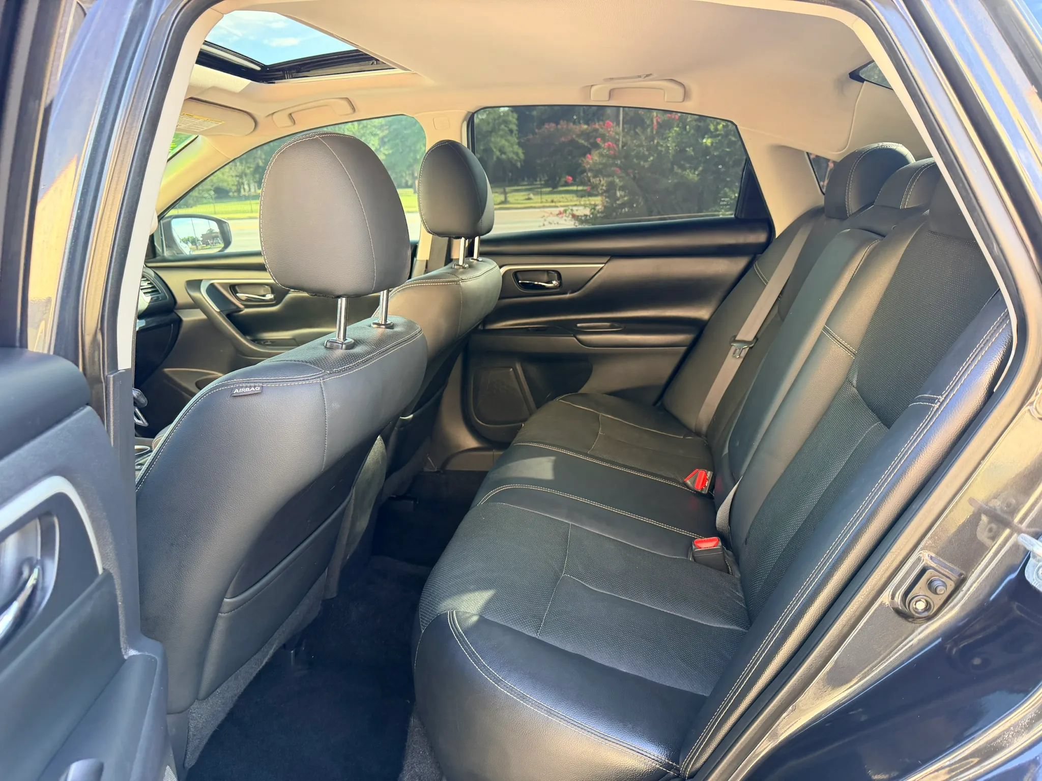 Used 2017 Nissan Altima 3.5 SL FWD image 11