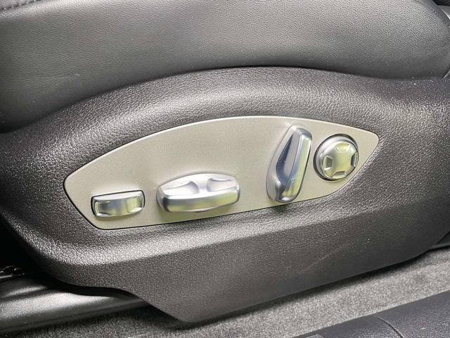 New 2026 Porsche Macan image 17