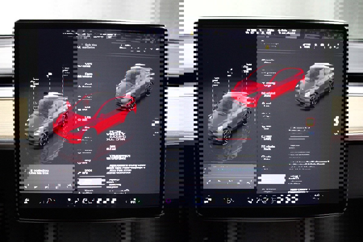 Used 2023 Tesla Model Y Performance image 15