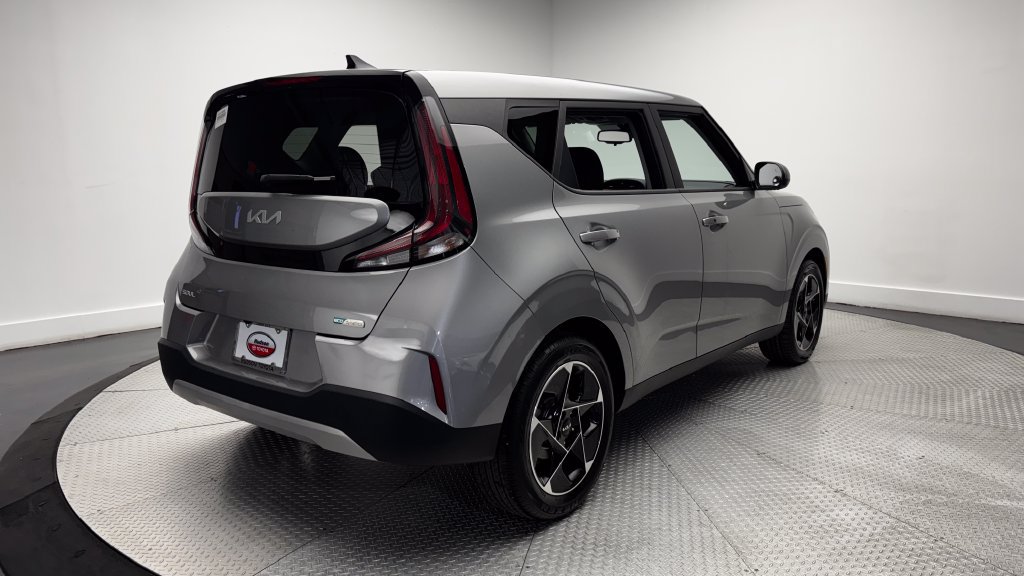 Used 2025 Kia Soul EX FWD image 40