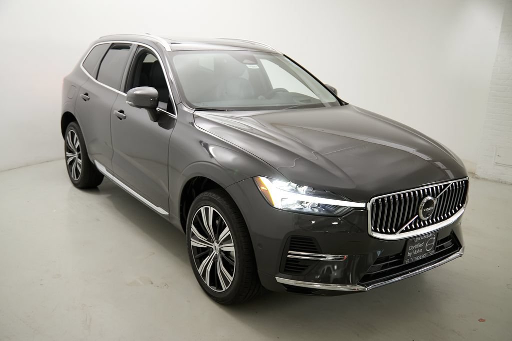 Certified 2023 Volvo XC60 T8 Ultimate w/ Climate Package AWD/4WD image 4