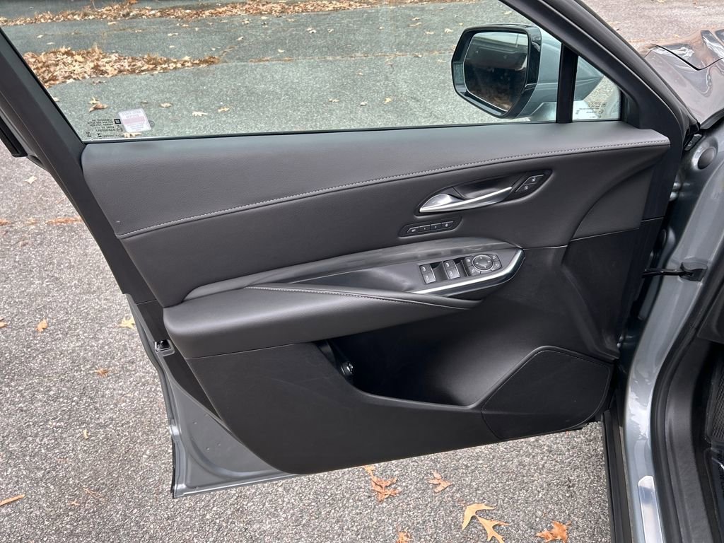 Used 2025 Cadillac XT4 Premium Luxury image 15