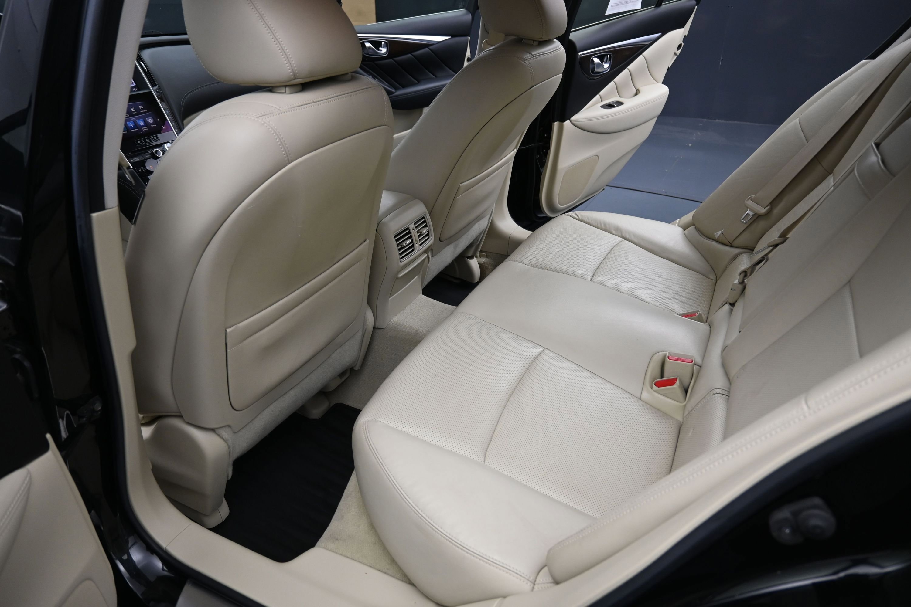 Used 2018 INFINITI Q50 Luxe w/ Sensory Package (Luxe) RWD image 13