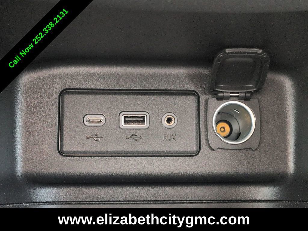 Used 2023 Chevrolet Equinox LT image 30