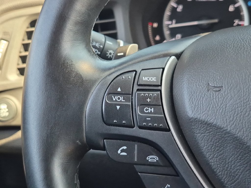 Used 2017 Acura ILX FWD image 33