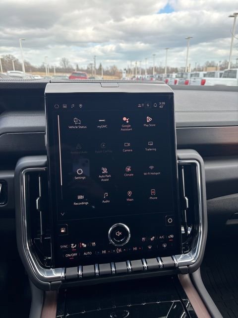 New 2026 GMC Yukon Denali w/ Sun & Power Step Package image 14