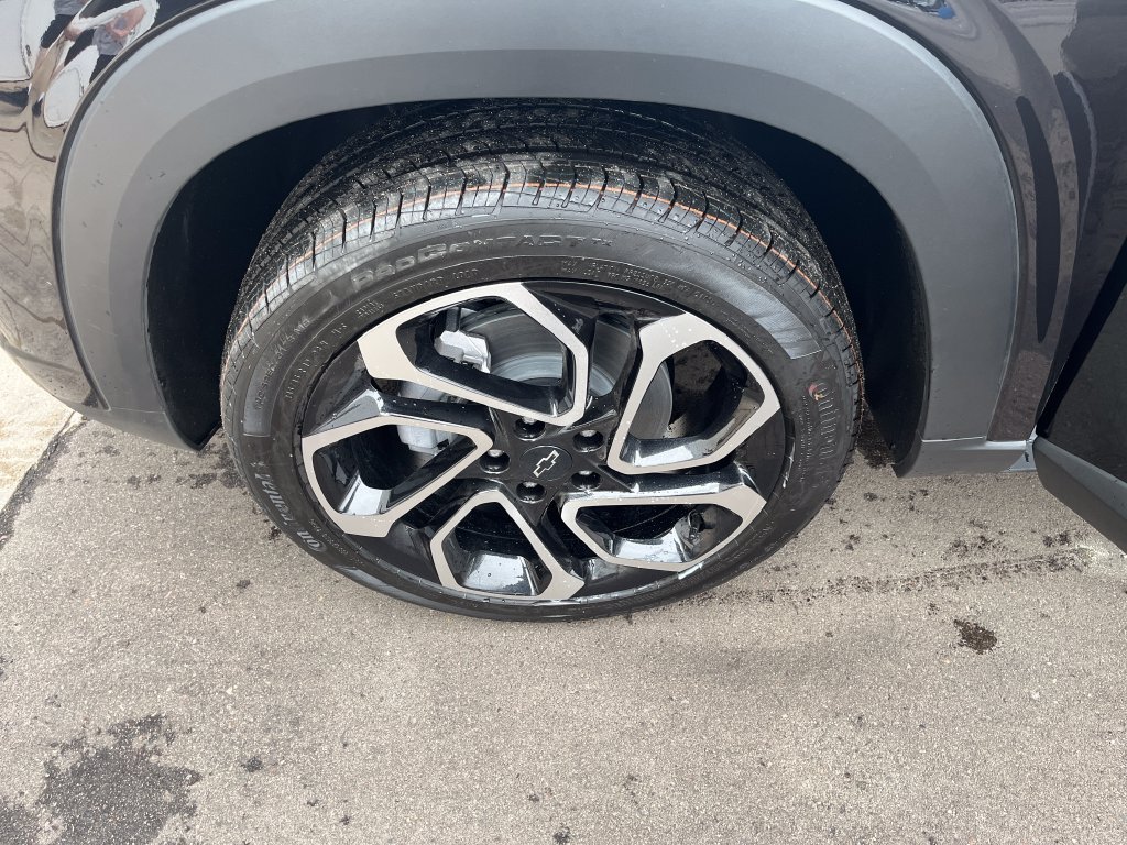 New 2026 Chevrolet Trax RS w/ Driver Confidence Package FWD image 25