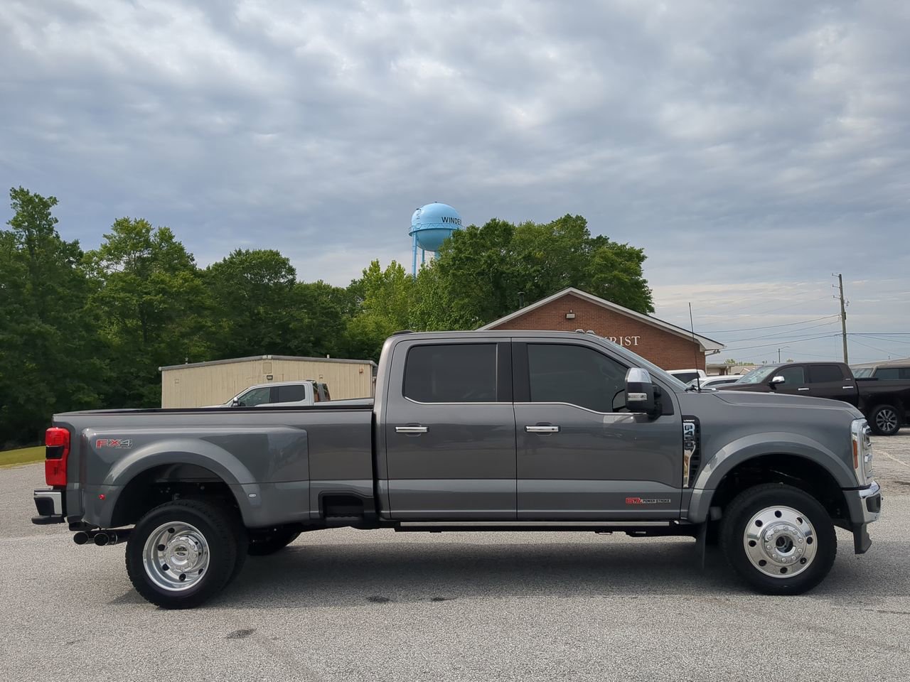 Certified 2025 Ford F450 Lariat w/ Lariat Ultimate Package AWD/4WD image 1