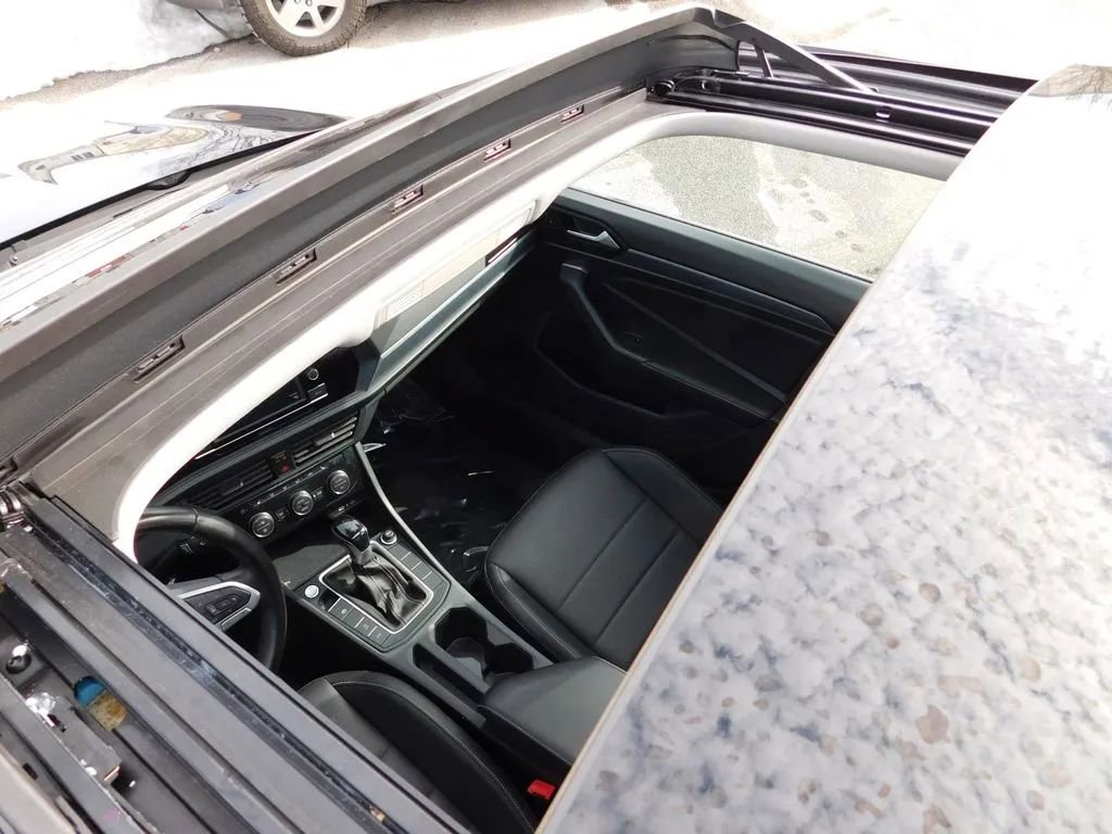 Used 2024 Volkswagen Jetta SE FWD image 11