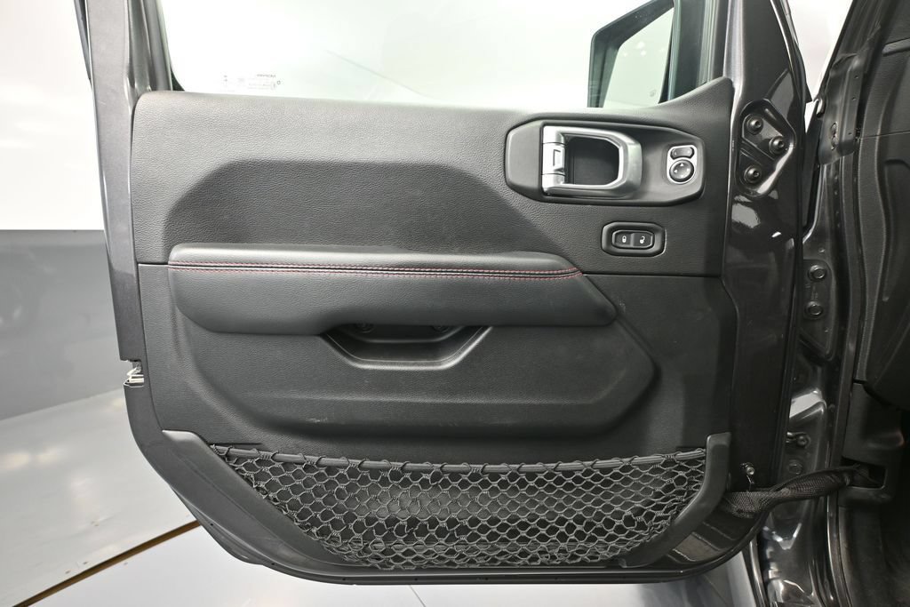 Used 2020 Jeep Wrangler Unlimited Rubicon w/ LED Lighting Group AWD/4WD image 15