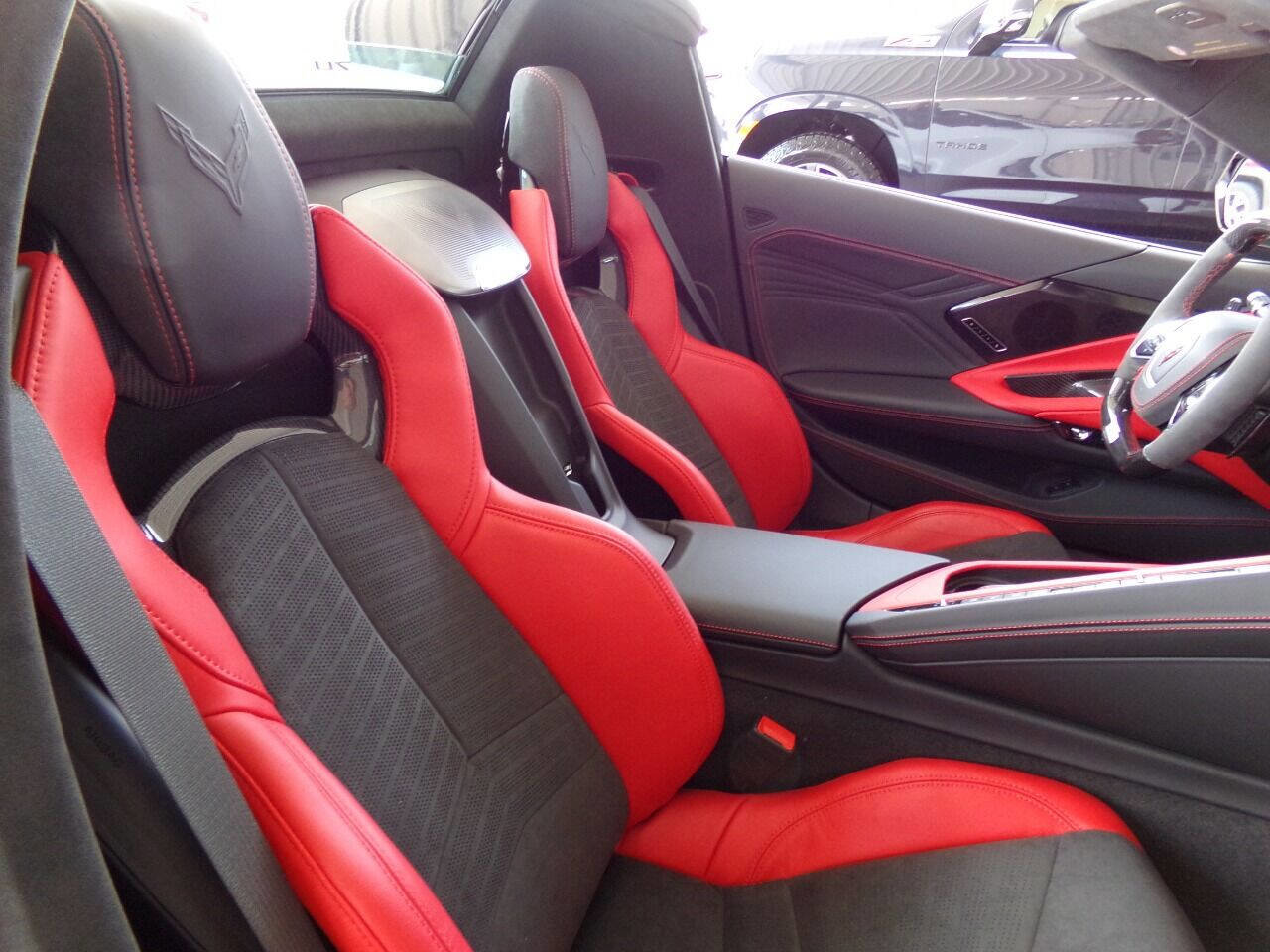 Used 2023 Chevrolet Corvette Z06 w/ 3LZ 70th Anniversary w/ Stealth Interior Trim Package image 24