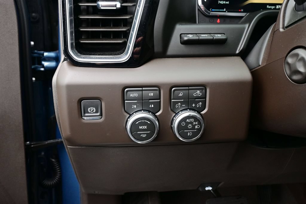 Used 2026 GMC Sierra 1500 Denali w/ Denali Reserve Package AWD/4WD image 12