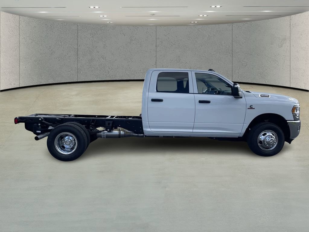 Used 2024 RAM 3500 Tradesman w/ Chrome Appearance Group image 8