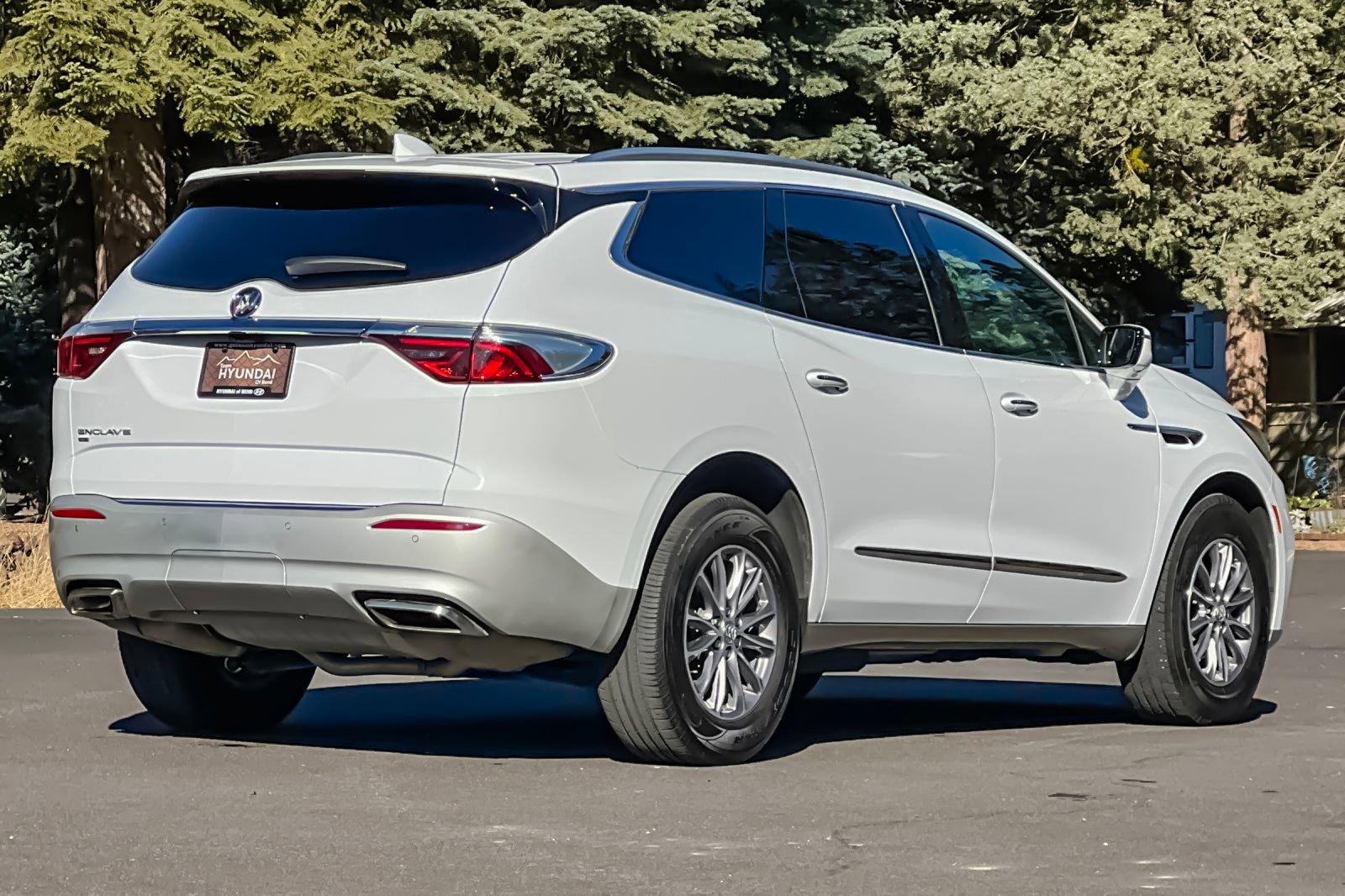 Used 2024 Buick Enclave Premium image 4