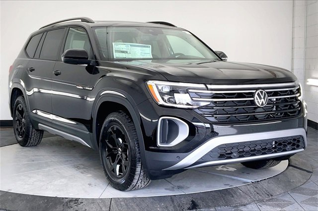 New 2026 Volkswagen Atlas Peak Edition image 1