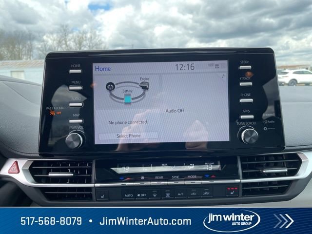 Used 2024 Toyota Sienna XLE FWD image 31