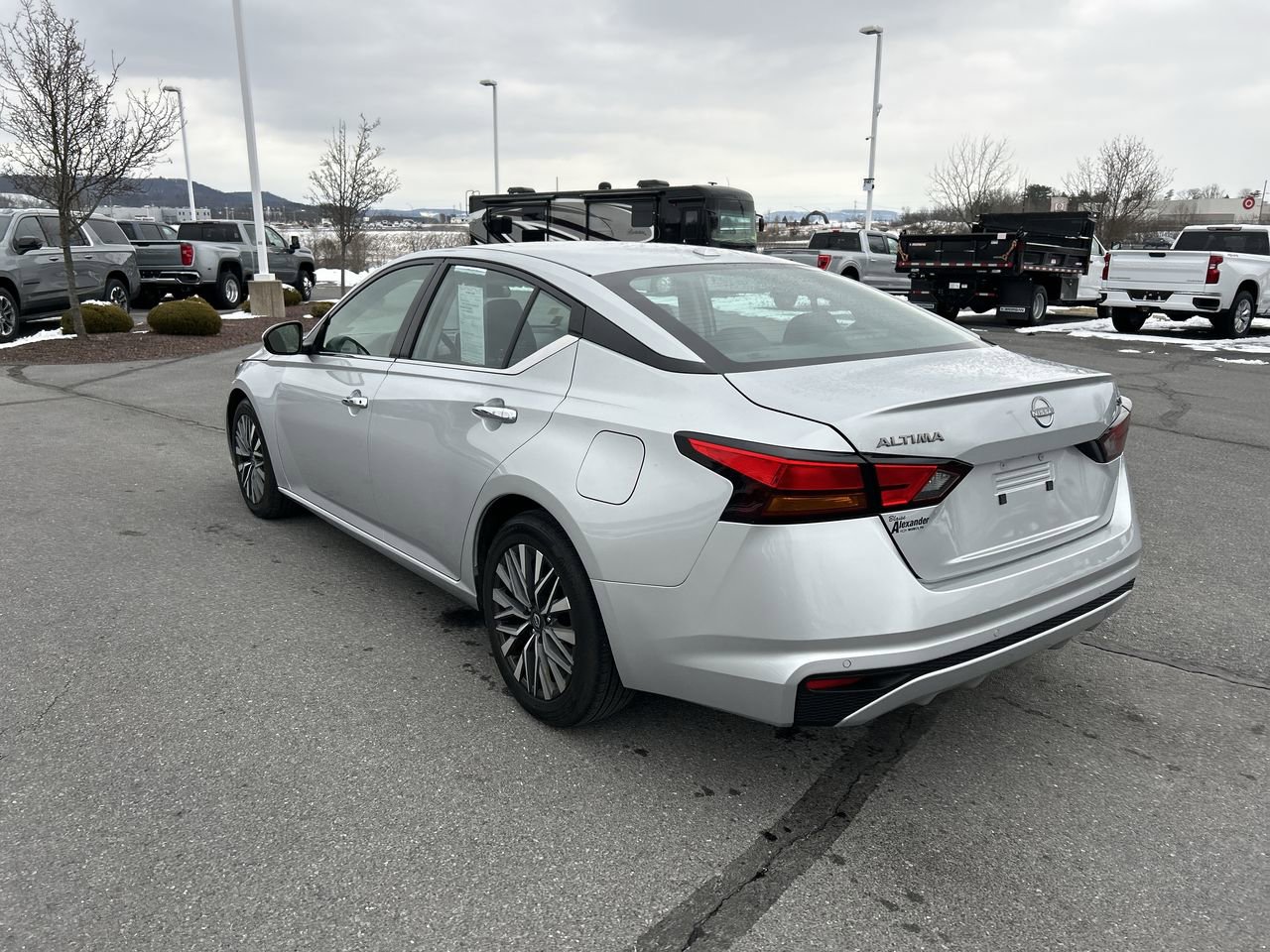 Used 2023 Nissan Altima 2.5 SV FWD image 5
