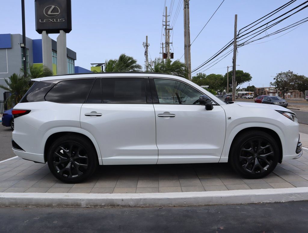 Used 2026 Lexus TX 500h AWD image 4