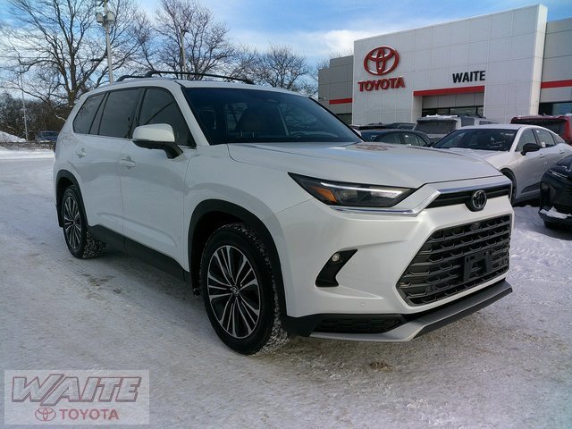 Used 2024 Toyota Grand Highlander AWD Hybrid image 1