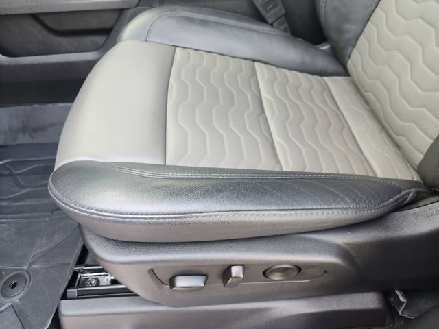 Used 2025 Chevrolet Silverado 2500 ZR2 w/ Technology Package AWD/4WD image 26