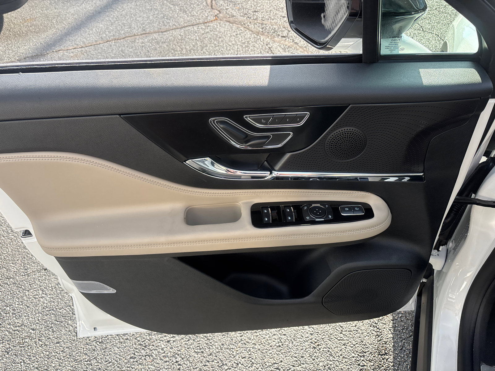 New 2026 Lincoln Corsair Premiere image 11