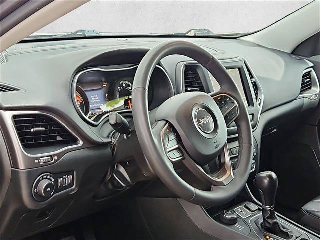 Used 2022 Jeep Cherokee Latitude Lux w/ Mopar Interior Package AWD/4WD image 9