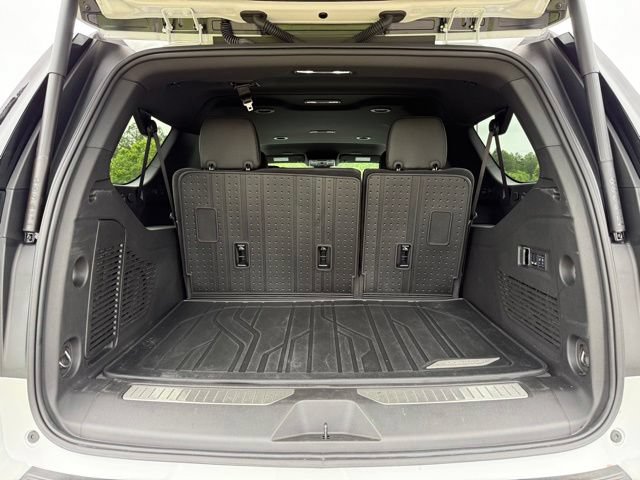 Used 2025 Chevrolet Suburban RST w/ Comfort Package RWD image 29