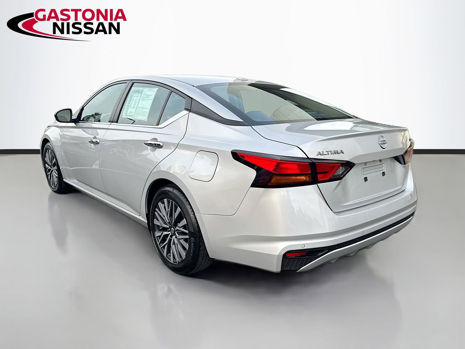 Used 2024 Nissan Altima 2.5 SV image 6