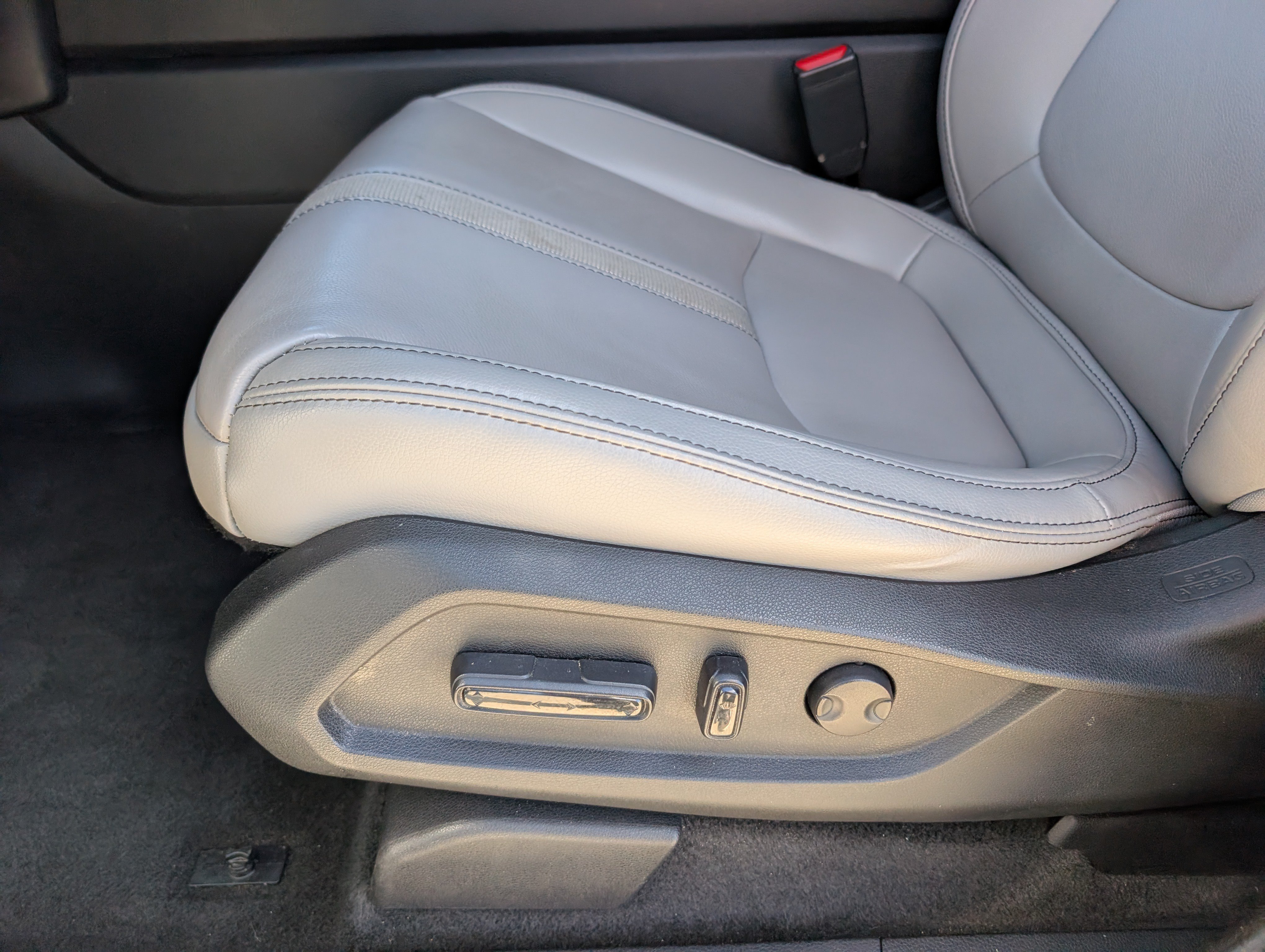 Used 2024 Honda Pilot Touring image 10