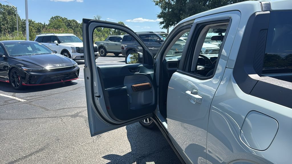 Used 2023 Ford Maverick Lariat w/ Lariat Luxury Package AWD/4WD image 15