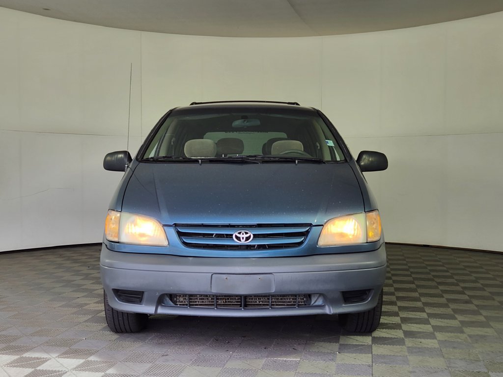 Used 2002 Toyota Sienna CE FWD image 2