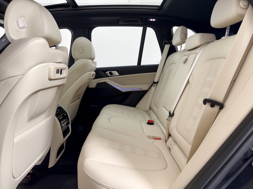 Used 2022 BMW X5 sDrive40i w/ Parking Assistance Package RWD image 25